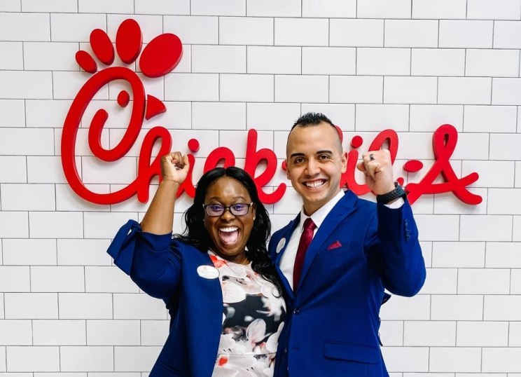 Jazmine Funes and a fellow Chick-fil-A leader.