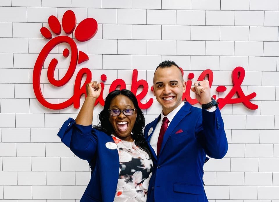 Jazmine Funes and a fellow Chick-fil-A leader.